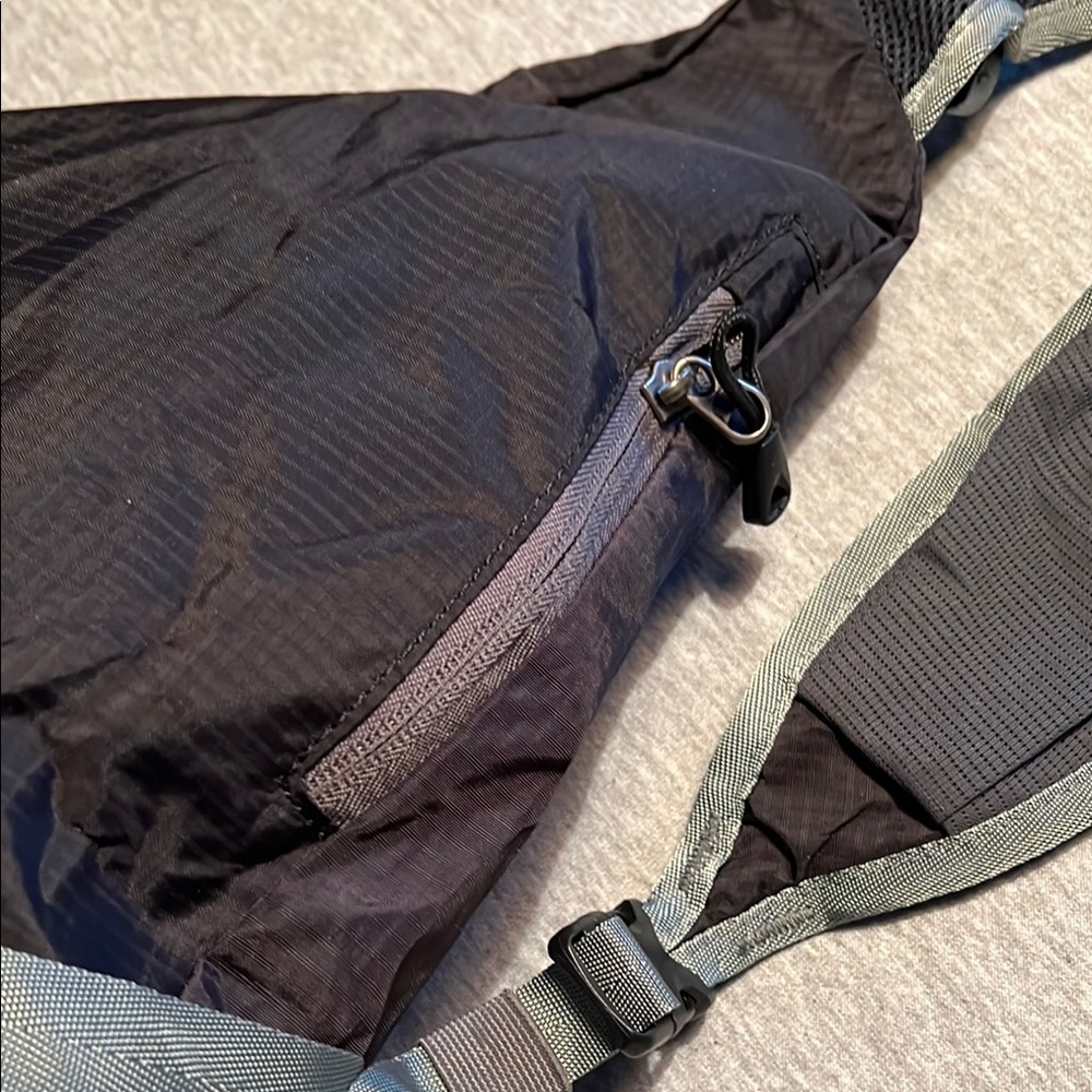 Aonijie Packable Sling Backpack - image 5